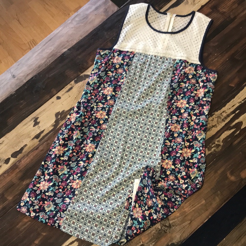 Sleeveless dress
